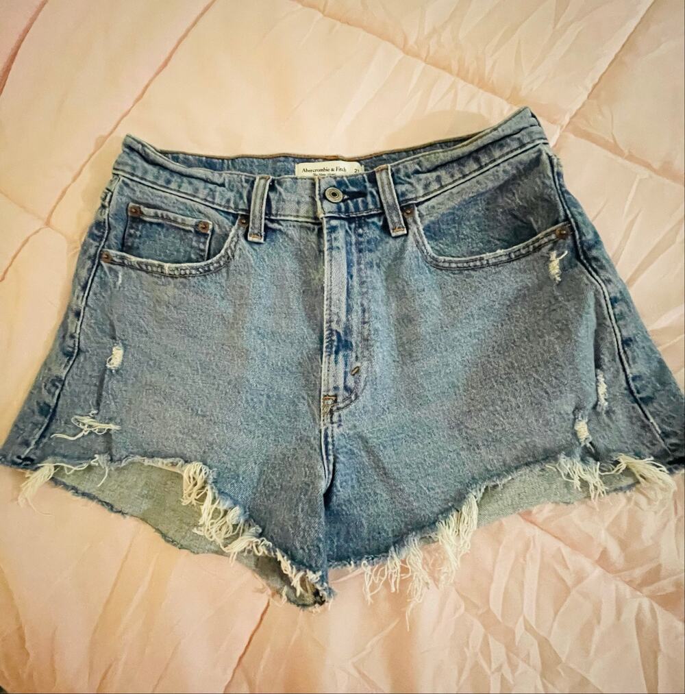 Women’s Abercrombie And Fitch High School-Rise Mon’s Shorts Size W27